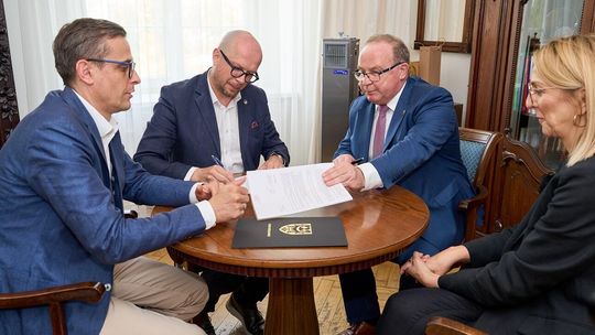 Miasto Wrocław i Starostwo Powiatu Wrocławskiego podpisały umowę na dofinansowanie UrbanCard w pociągach KD i Polregio.