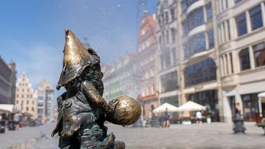 Upał we Wrocławiu i okolicach. Zalecenia dla mieszkańców, mapa zdrojów