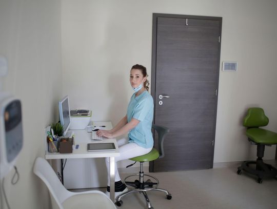 Centrum medyczne Ostrołęka cennik – od czego zależy koszt konsultacji i badań?