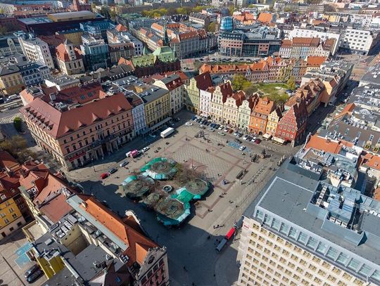 Plac Solny zamknięty dla zmotoryzowanych w nocy i w weekendy