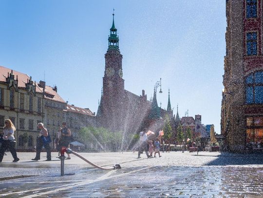 Wrocław szykuje się na rekordowe upały. Miasto uruchamia specjalny plan działania.