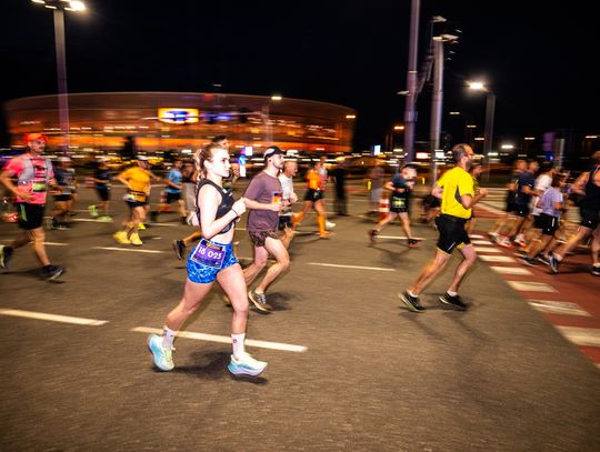 Za nami 12. Tarczyński Nocny Wrocław Półmaraton. Pobiegło niemal 22 tys. osób!