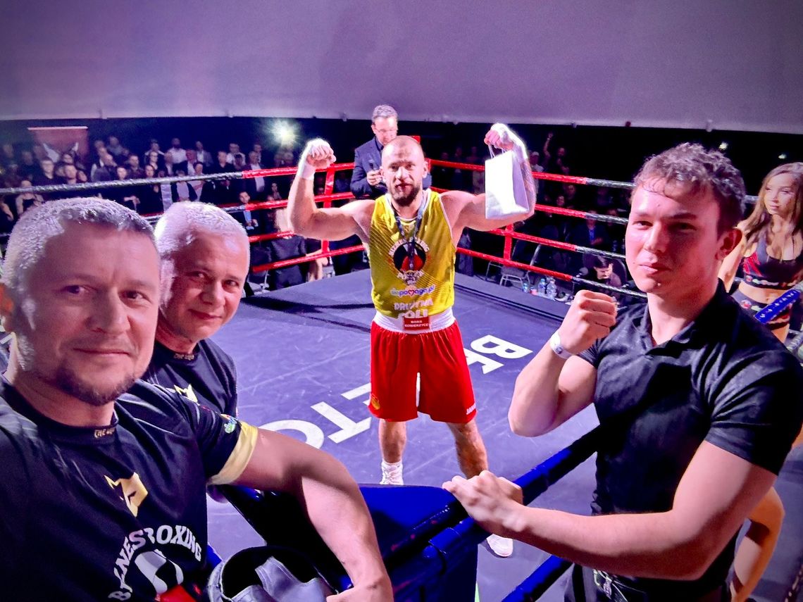 Boks. Artur Kurasiewicz, pięściarz z Małuszowa z sukcesem w charytatywnej gali bokserskiej Boks. Artur Kurasiewicz, pięściarz z Małuszowa z sukcesem w charytatywnej gali bokserskiej