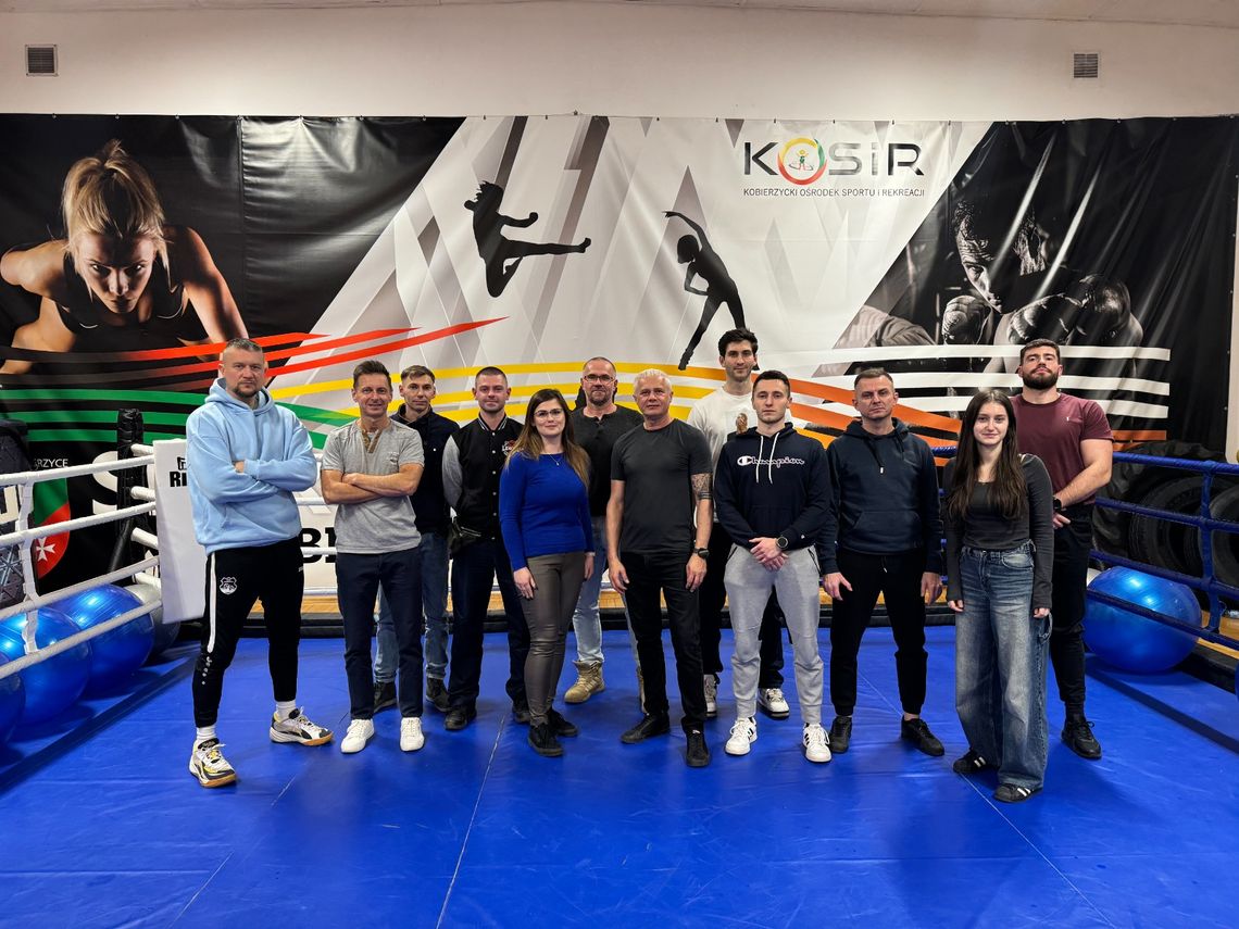 Boks Kobierzyce. Szkolenie sędziowskie w Tyńcu Małym Boks Kobierzyce. Szkolenie sędziowskie w Tyńcu Małym