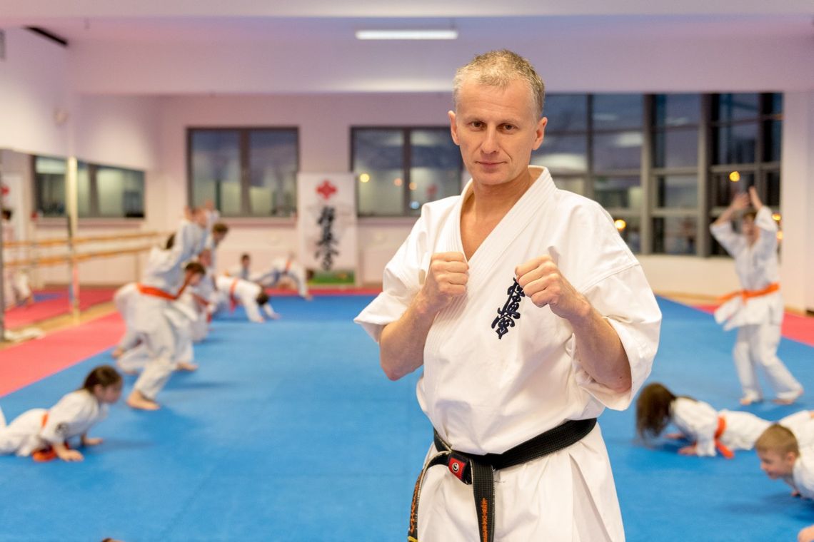 Karate w KOSiR Kobierzyce – sportowe sukcesy i świetna zabawa